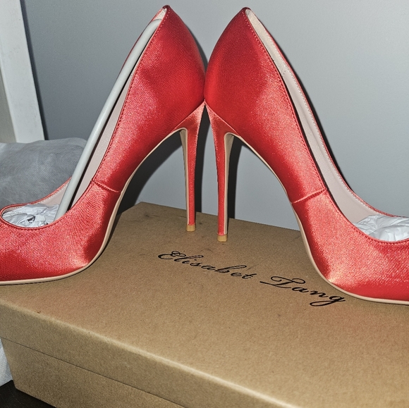 Red Heels - Picture 3 of 7